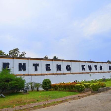 Oyo 90161 Hotel Lendosis Pipa Reja Angkatan 66 Palembang Eksteriør bilde