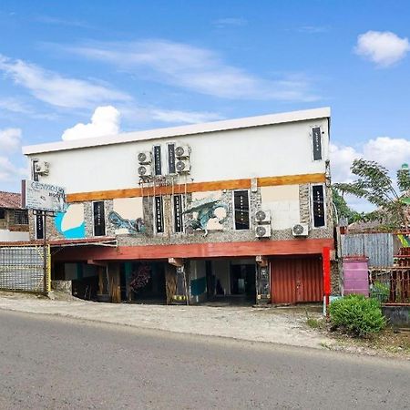 Oyo 90161 Hotel Lendosis Pipa Reja Angkatan 66 Palembang Eksteriør bilde